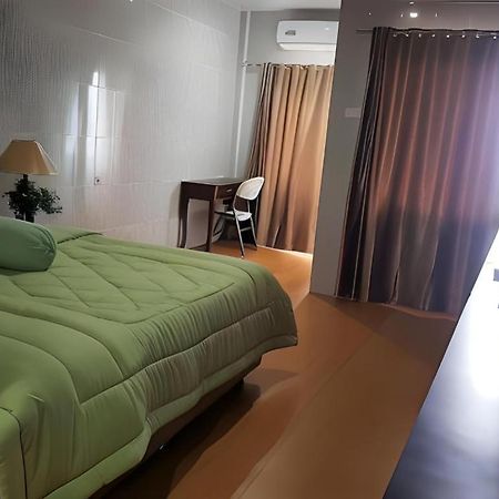 Nasional Hotel Gunung Sitoli Buitenkant foto