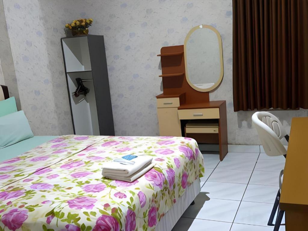 Nasional Hotel Gunung Sitoli Buitenkant foto