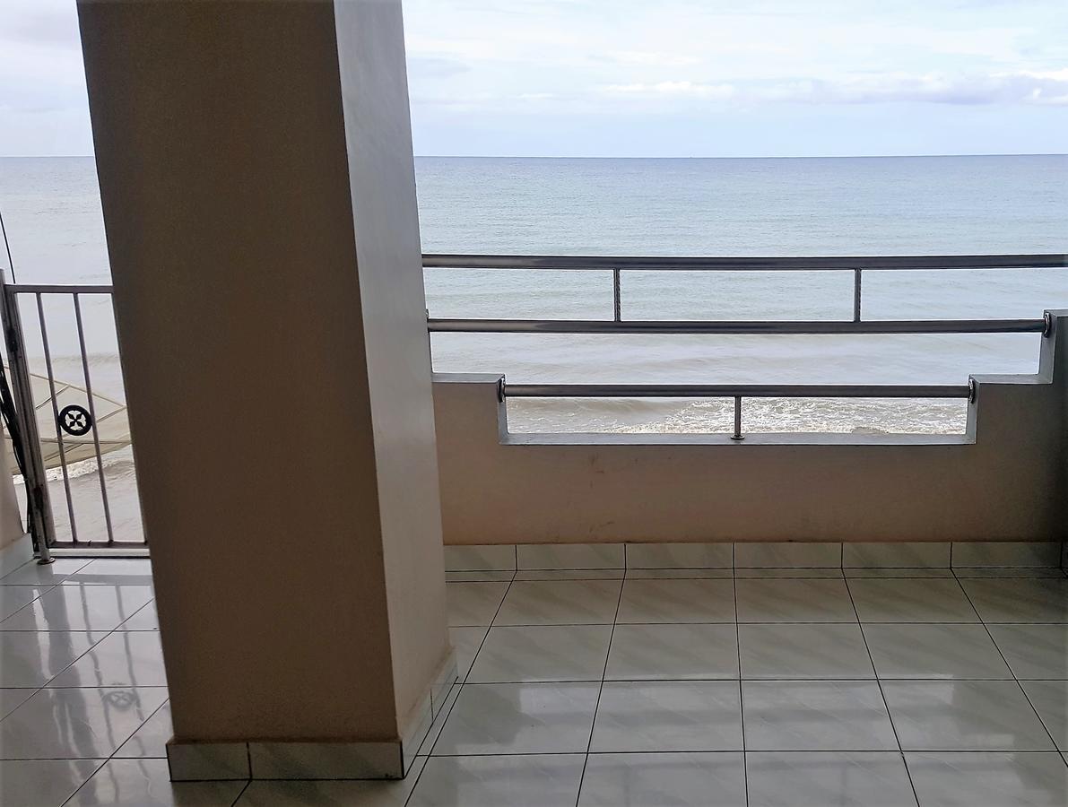 Nasional Hotel Gunung Sitoli Buitenkant foto